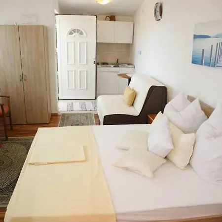 Melisa Habitación en casa particular Vrgada