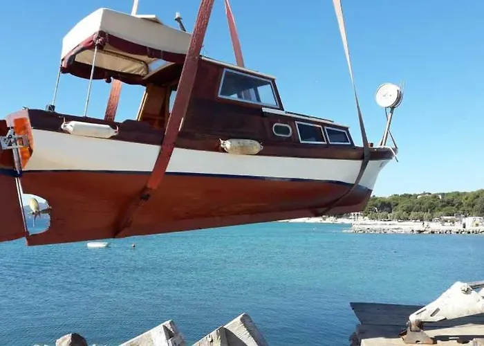 Melisa Ostanak kod kuće *