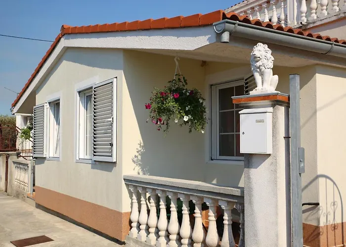 Ostanak kod kuće Melisa *